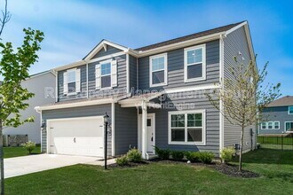 214 Sterndale Dr in Pickerington, OH - Building Photo - Building Photo