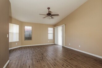 9745 W Runion Dr in Peoria, AZ - Foto de edificio - Building Photo