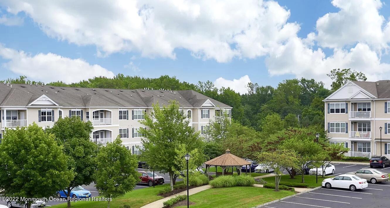 631 Sloan Ct in Matawan, NJ - Building Photo