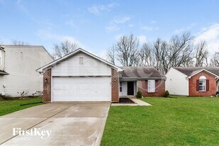 5822 Rolling Bluff Ln in Indianapolis, IN - Building Photo