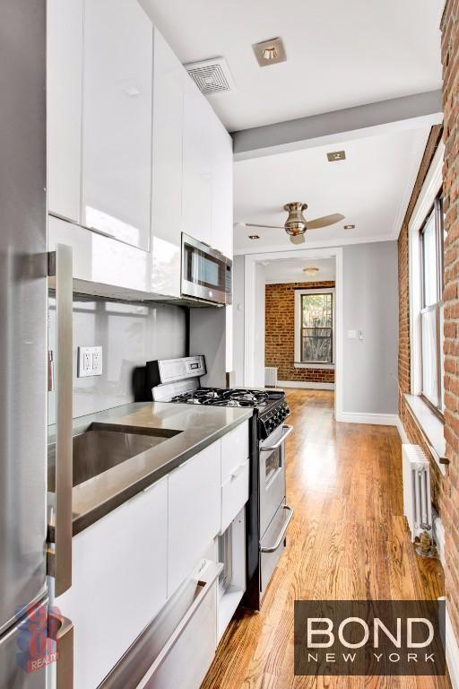416 E 13th St in New York, NY - Building Photo - Building Photo