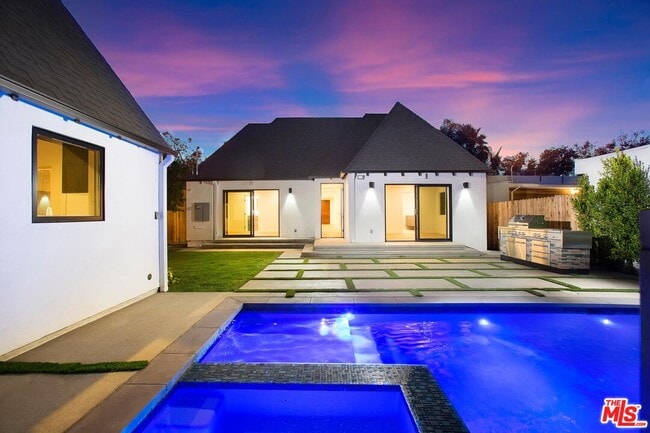 334 S Sycamore Ave in Los Angeles, CA - Building Photo - Building Photo
