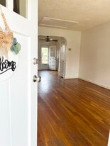 906 Pine Heights Ave in Baltimore, MD - Building Photo