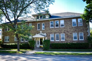 1726 East Linnwood Avenue, Unit 4 in Milwaukee, WI - Building Photo