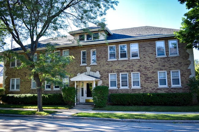 1726 East Linnwood Avenue, Unit 4