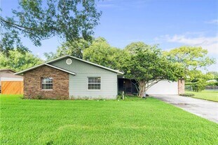 220 Valencia Ct in Winter Garden, FL - Building Photo