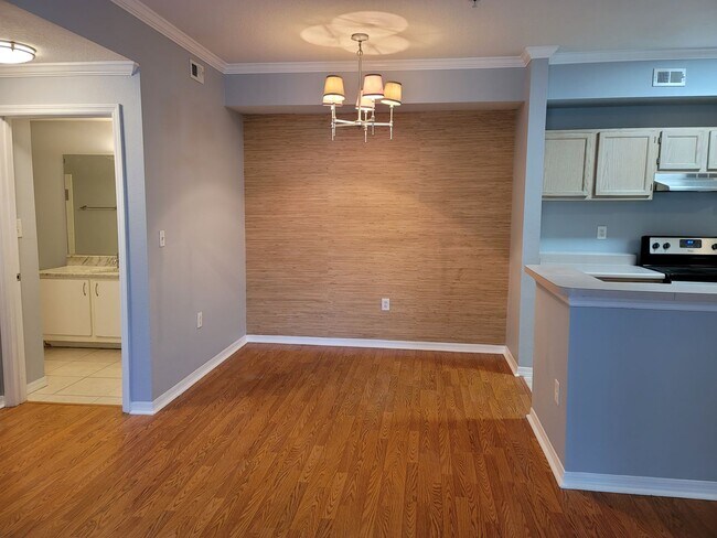 property at 5608 Pinnacle Heights Cir