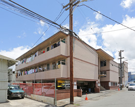 922 Factory St in Honolulu, HI - Building Photo - Building Photo