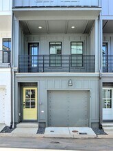 176 Chestnut Cir in Atlanta, GA - Building Photo - Building Photo
