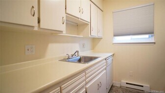 24 Ferris Ave in Norwalk, CT - Building Photo