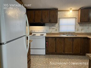 305 Vintage Ct in Greenwood, SC - Foto de edificio - Building Photo