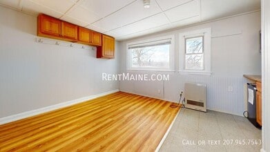 18 Main Rd, Unit 16 in Holden, ME - Foto de edificio - Building Photo