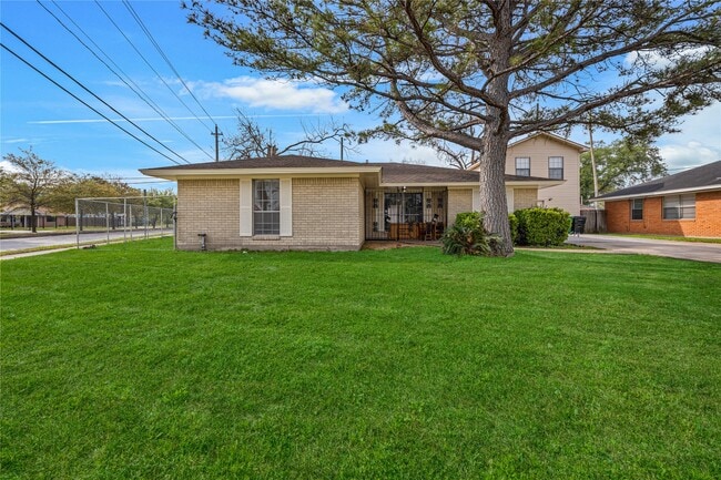 70 Annette Ln in Houston, TX - Building Photo - Building Photo