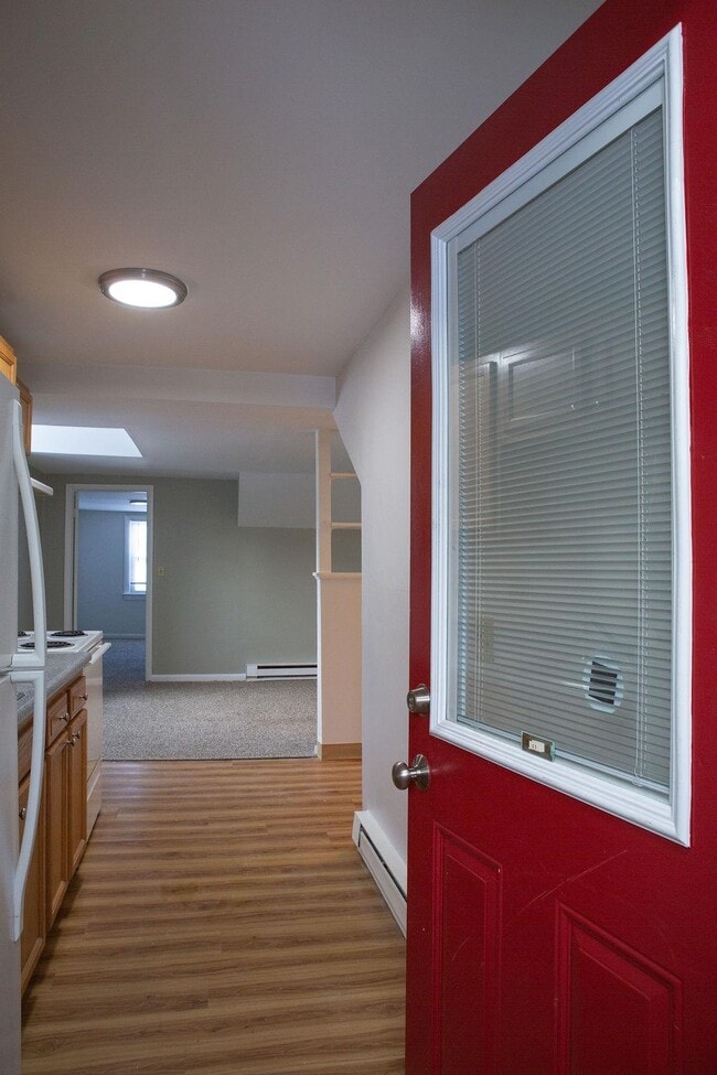 180 N Main St in Boscawen, NH - Foto de edificio - Building Photo