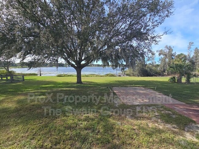1398 Lucerne Loop Rd NE in Winter Haven, FL - Building Photo - Building Photo