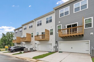 705 Lucky Clover Wy in Fuquay Varina, NC - Building Photo - Building Photo