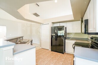 1828 SW 3rd Pl, Unit 2219-1E in Cape Coral, FL - Foto de edificio - Building Photo