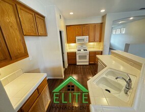 9429 Gensler Ct in Elk Grove, CA - Building Photo - Building Photo