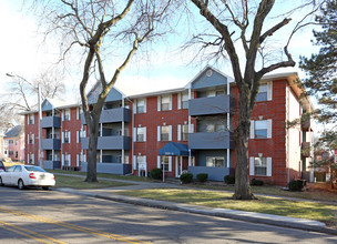 Cambridge Apartments in Lincoln, NE - Building Photo - Building Photo