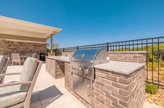 Bonavia Luxury Apartments in Shawnee, KS - Building Photo - Building Photo