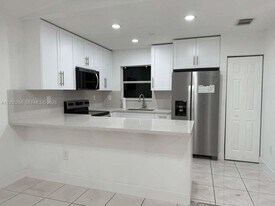 19415 NW 33rd Ct in Miami Gardens, FL - Building Photo