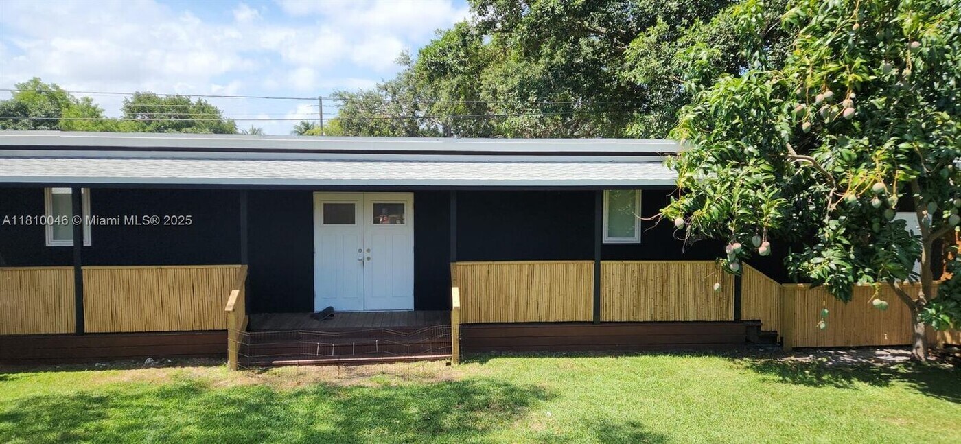 1315 NE 143rd St in North Miami, FL - Building Photo