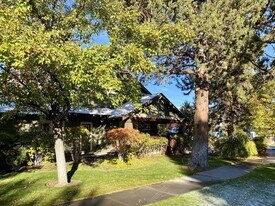 2597 NW High Lakes Loop in Bend, OR - Building Photo