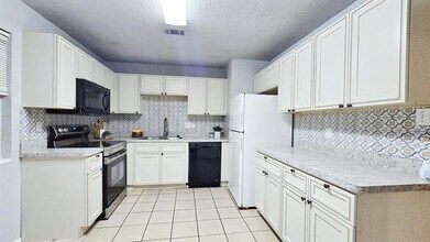 5563 Richardson St in Fort Worth, TX - Building Photo - Building Photo