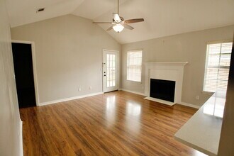 1911 Summer Hills Ln in Fort Walton Beach, FL - Building Photo - Building Photo