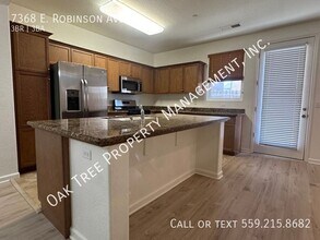 7368 E Robinson Ave in Fresno, CA - Building Photo - Building Photo