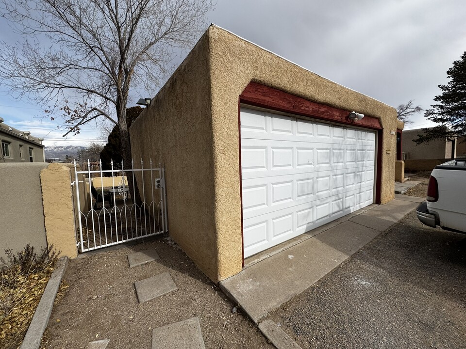 6113 Hannett Ave NE in Albuquerque, NM - Building Photo