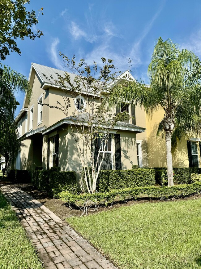 10483 SW Westlawn Blvd in Port St. Lucie, FL - Foto de edificio - Building Photo