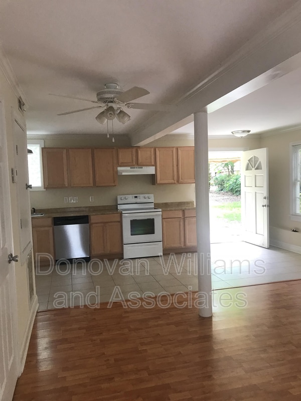 1529 Thomas Ave in Charlotte, NC - Building Photo - Building Photo