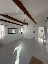 1027 Hill St-Unit -1029-B in Santa Monica, CA - Building Photo - Building Photo