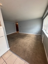 50 Gillette St, Unit D4 in West Hartford, CT - Building Photo - Building Photo