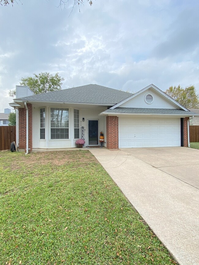 property at 914 S Jefferson St