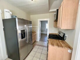 4476 E Washington Ave in Fresno, CA - Building Photo