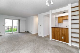 14650 NE 32nd St in Bellevue, WA - Building Photo - Building Photo