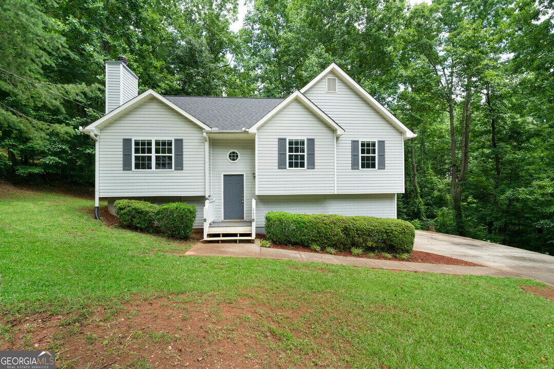 347 Farm Brook Ln in Dallas, GA - Building Photo