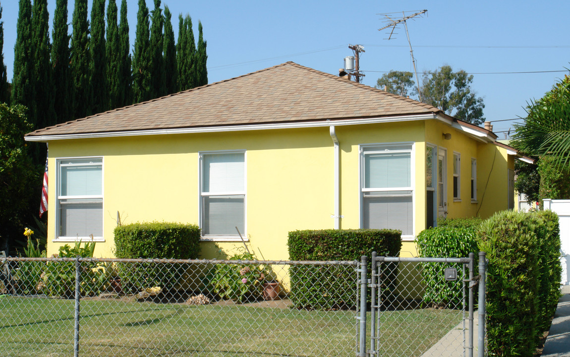 3647 Mentone Ave in Los Angeles, CA - Building Photo