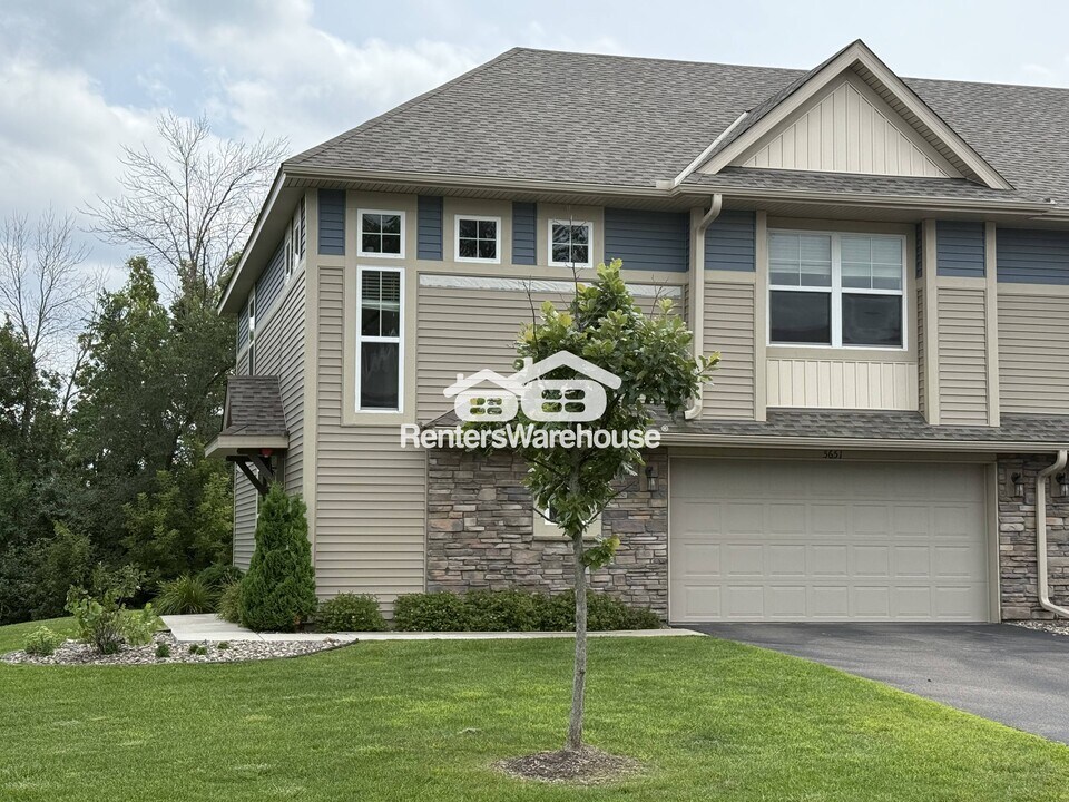 5651 Cattail Ct NE in Prior Lake, MN - Building Photo