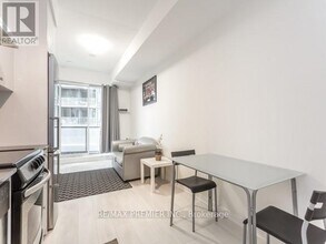 51-651 E Liberty St in Toronto, ON - Building Photo - Building Photo