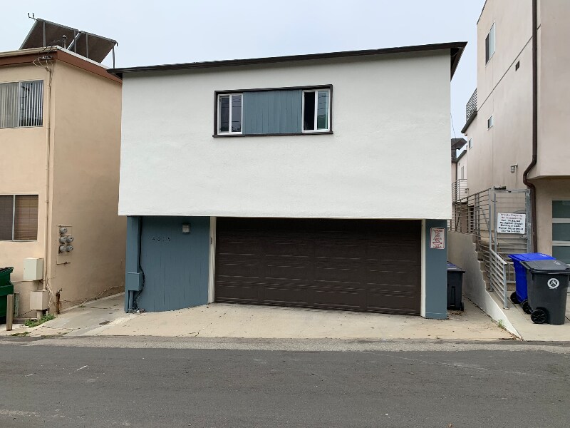 4015 Crest Dr-Unit -D in Manhattan Beach, CA - Building Photo