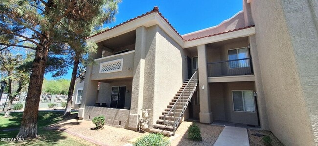 property at 2929 W Yorkshire Dr