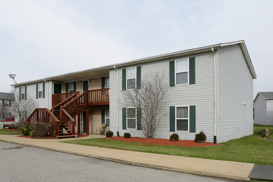 Holly Green Apartments in Fairdale, KY - Building Photo