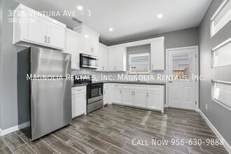 3704 Ventura Ave, Unit 3 in Edinburg, TX - Foto de edificio - Building Photo