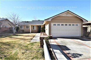 1438 Indian Sage Rd in Lancaster, CA - Building Photo