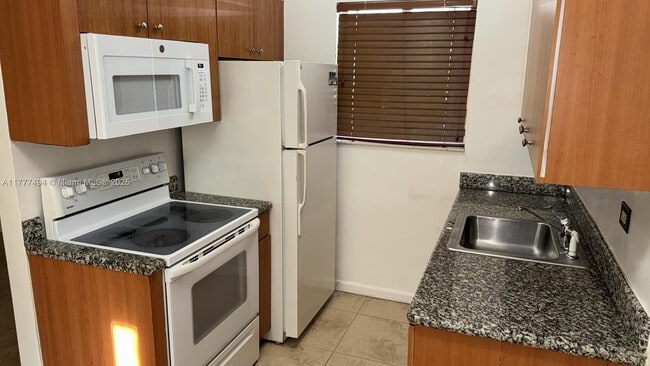 property at 932 Moffett St
