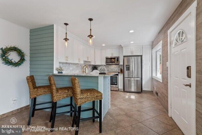 347 NJ-35 in Mantoloking, NJ - Building Photo - Building Photo