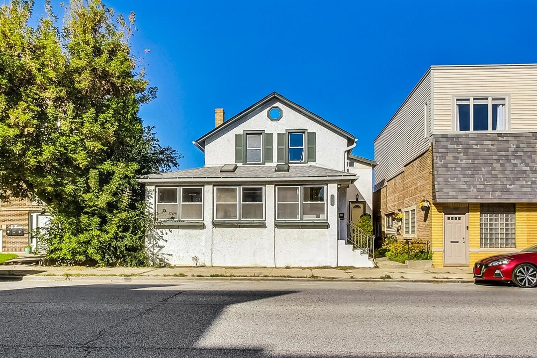 211 Des Plaines Ave in Forest Park, IL - Building Photo